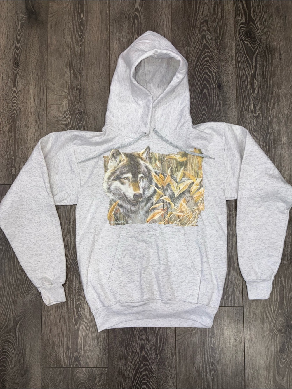 Vintage Grey Wolf Graphic Hoodie Sweatshirt - Unisex Small Nature pullover